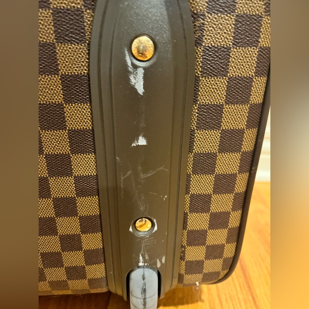 Louis Vuitton suitcase about 26x18x10 inches - Picture 5 of 16
